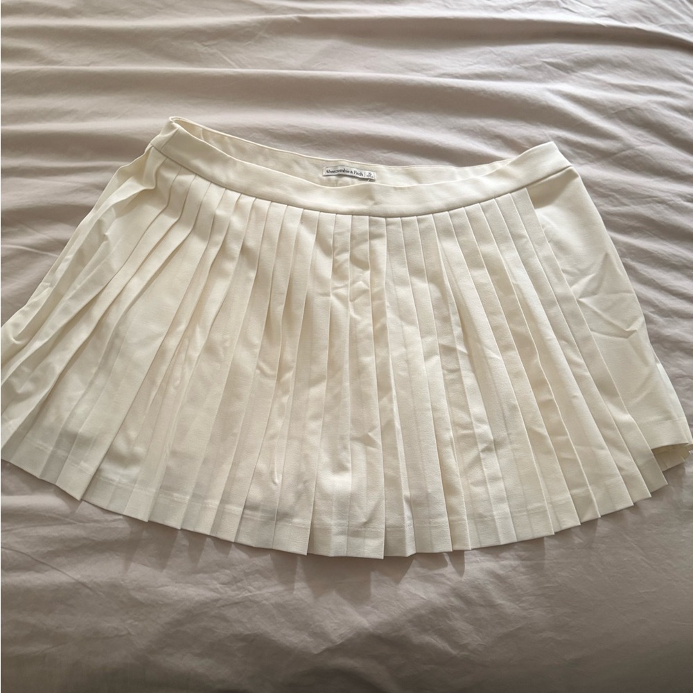 Abercrombie and fitch pleated skort